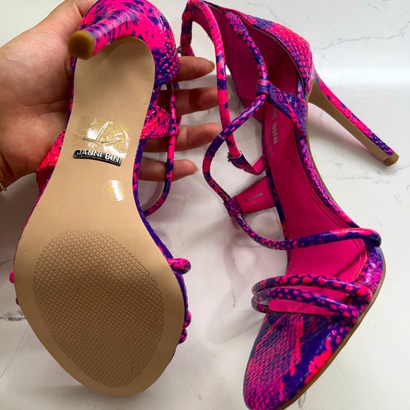 Snake Print heels 🔥 💜💓 - Picture 3 of 3